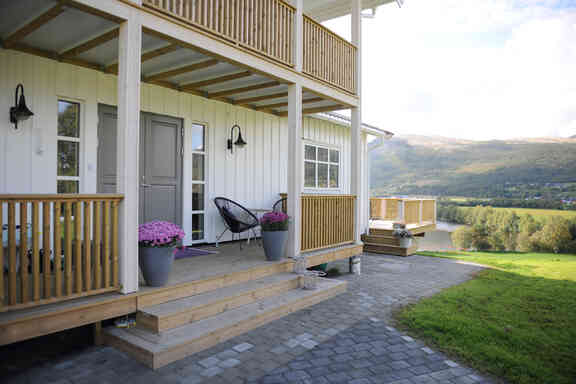 71e51fb9 9d77 405b b0b0 35c8c8002934